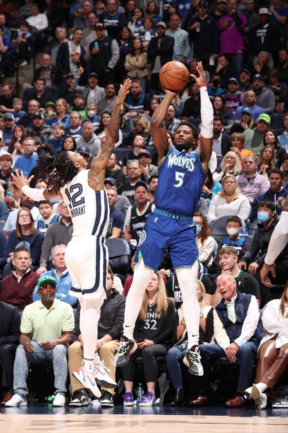 ayx体育庐州朱雀队鏖战三湘战狼队，举重锦标赛火力全开，转换速度占优。二次进攻频频奏效的简单介绍