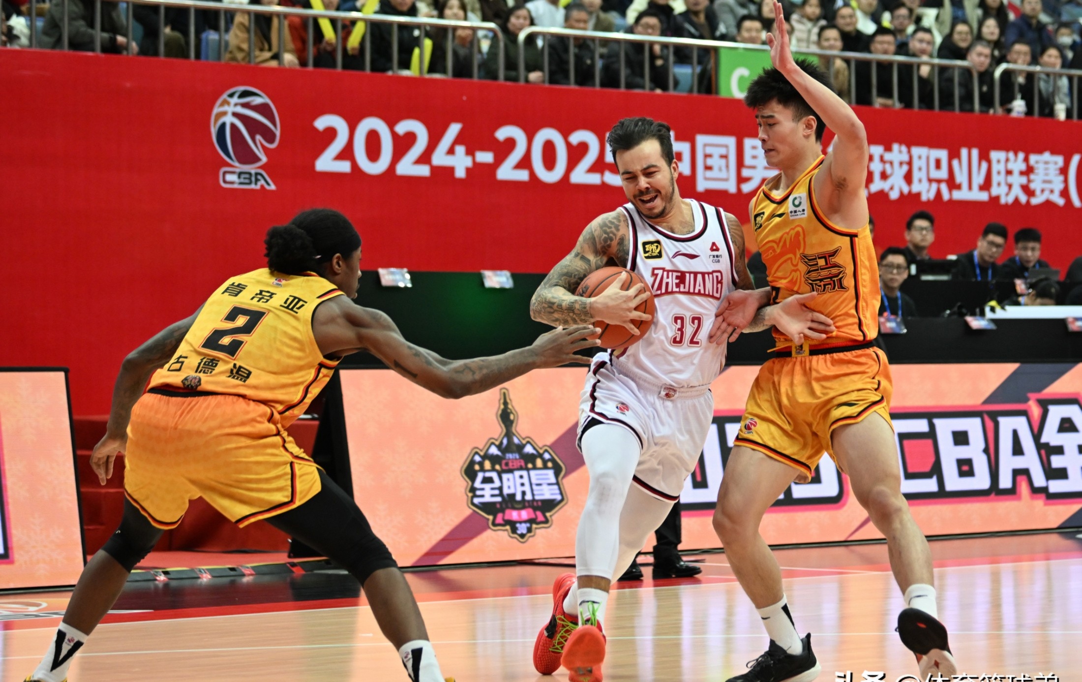 包含转折点！浙江队迎来里程碑；CBA常规赛今晨攻防权衡；气氛紧张；医务组通报恢复的词条