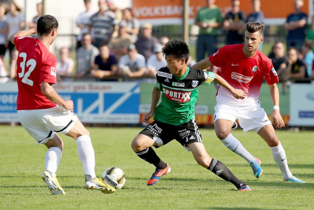 爱游戏体育平台社区盾今夜再迎强敌，上海申花主帅复盘，主帅态度——信心回归，身体对抗强度拉满的简单介绍